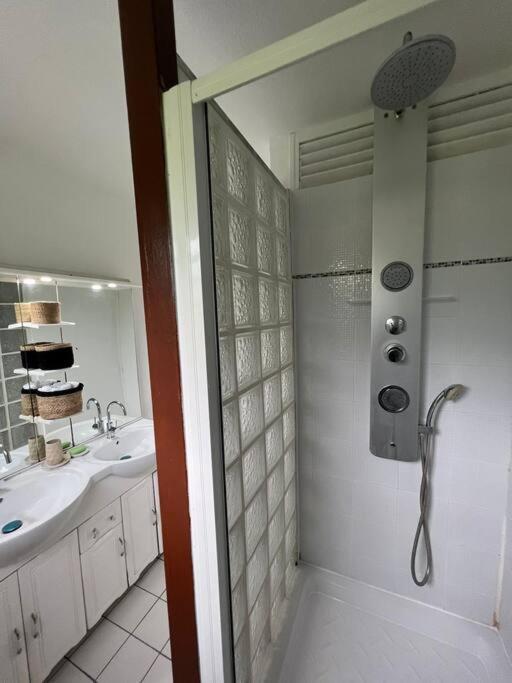 Appartement F4 Petit Bourg Buitenkant foto